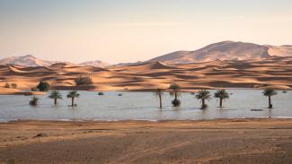 Lago Yasmina, en las dunas del Erg Chebbi del desierto de Marruecos