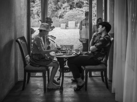 Talking in a coffee shop